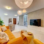 El Duque Private Lux Villa *