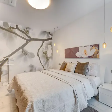 El Duque Private Lux 아데제