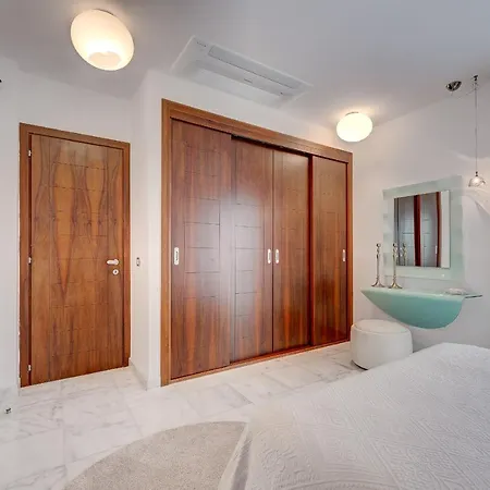 빌라 El Duque Private Lux *