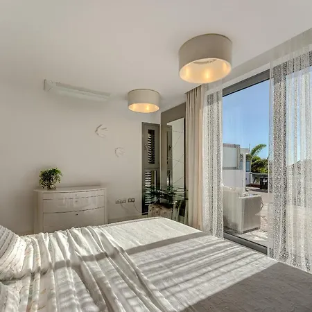 El Duque Private Lux * 아데제