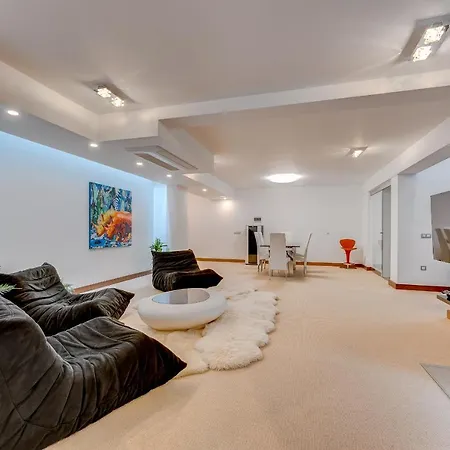 El Duque Private Lux