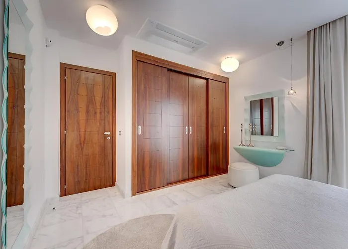 ヴィラ El Duque Private Lux *