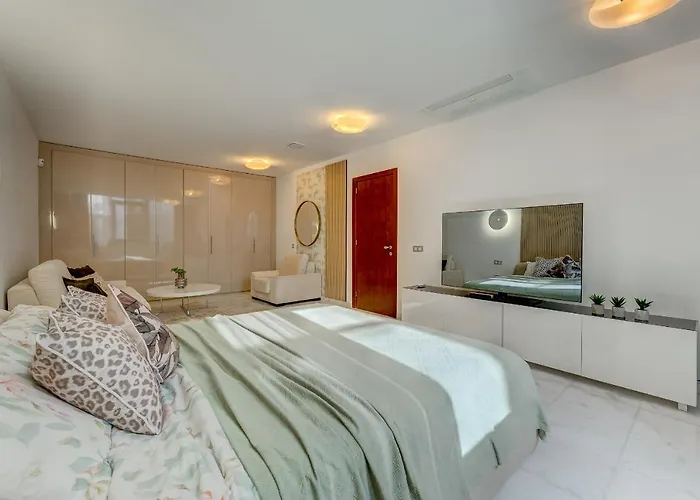 ヴィラ El Duque Private Lux *