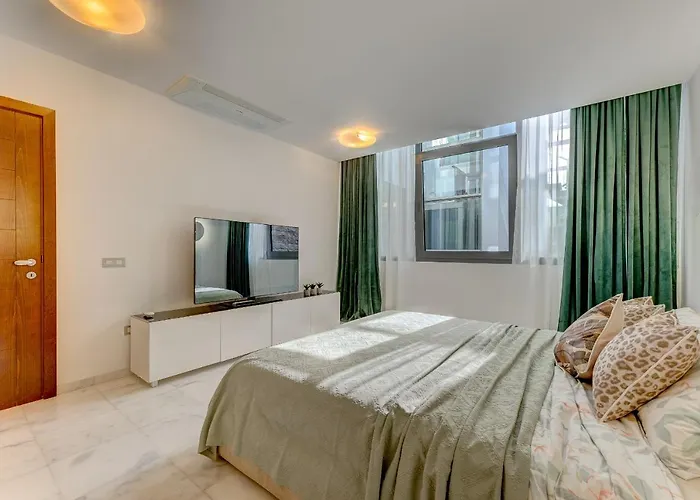 El Duque Private Lux アデヘ